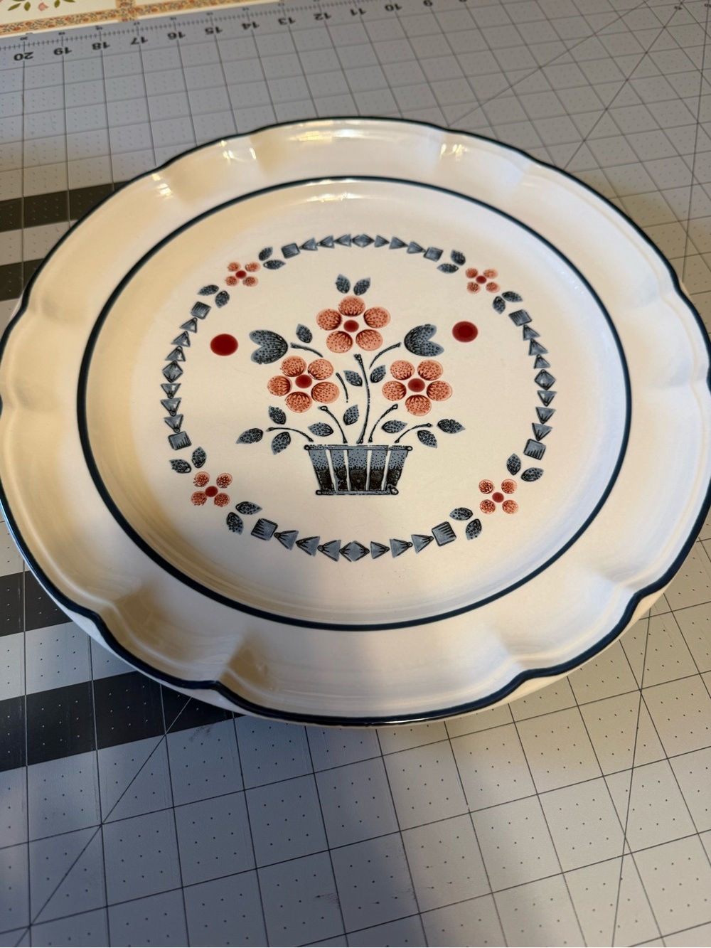 Brambleberry Dinner Plate (s) 11" Hearthside Cumberland Stoneware White.